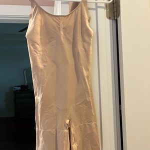 Spanx size large body suit shorts